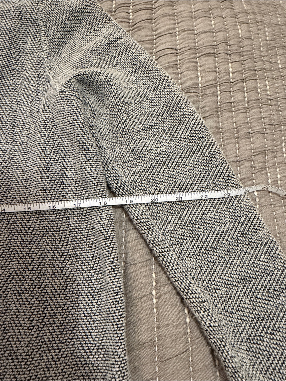 Faherty Heathered Grey V-Neck Hoodie Sweater - Picture 7 of 7
